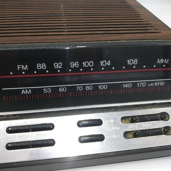 Radio Shack Chronomatic 267 AM/FM Radio Alarm Clock Vintage Tested Works - Picture 5 of 10